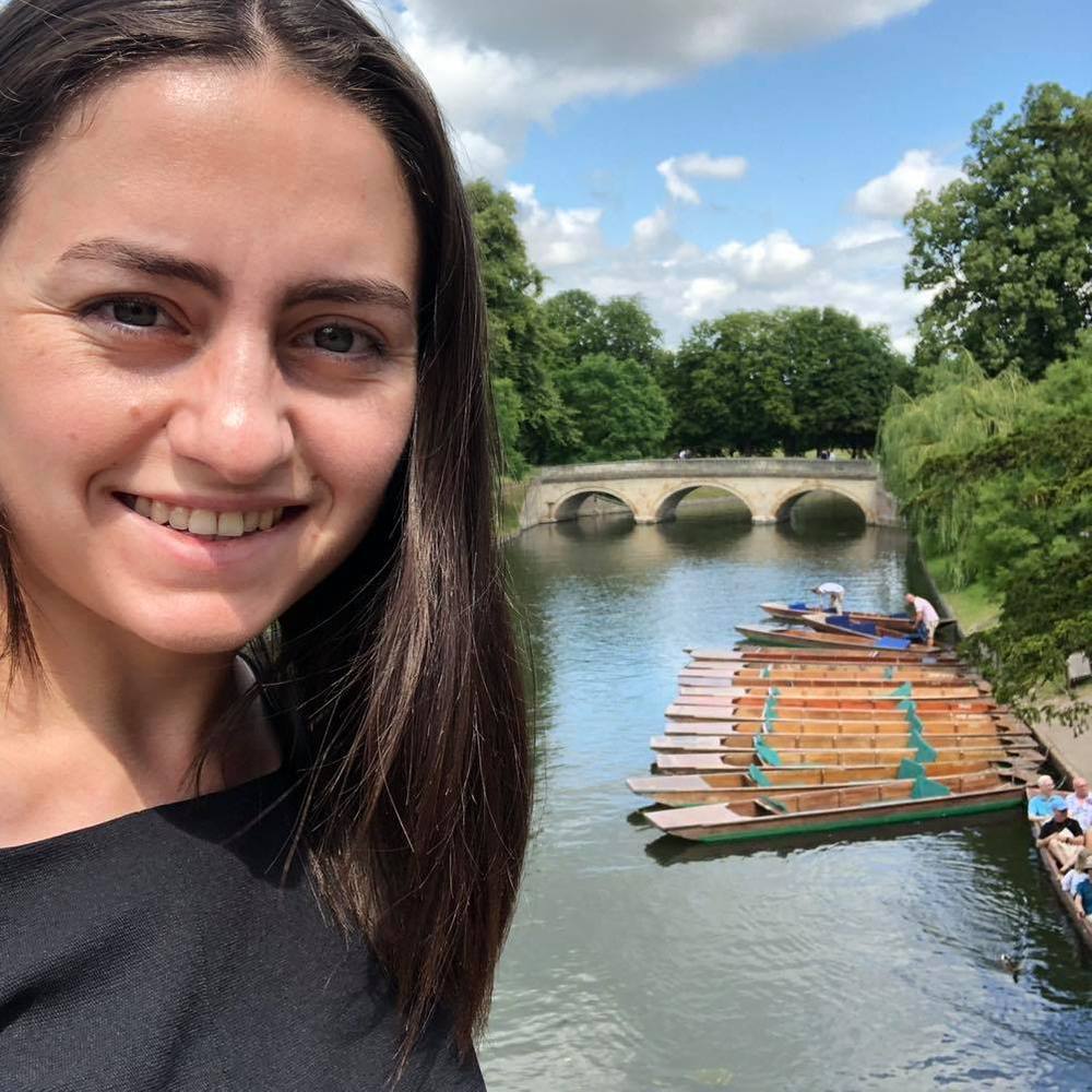 Meet your Posher, Ariana